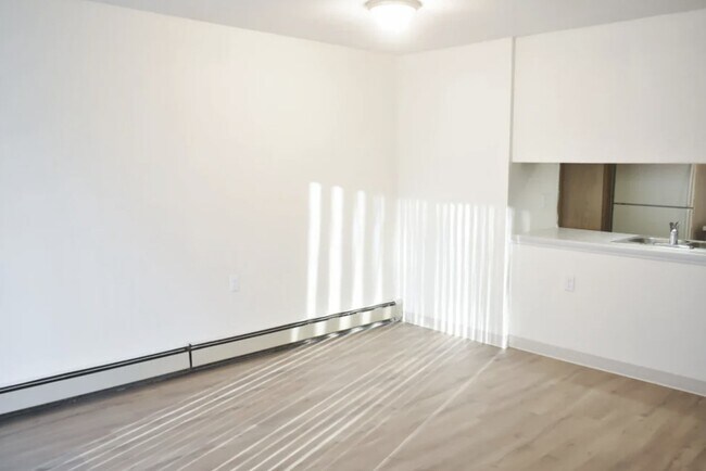 Photo - 839 S Clinton St