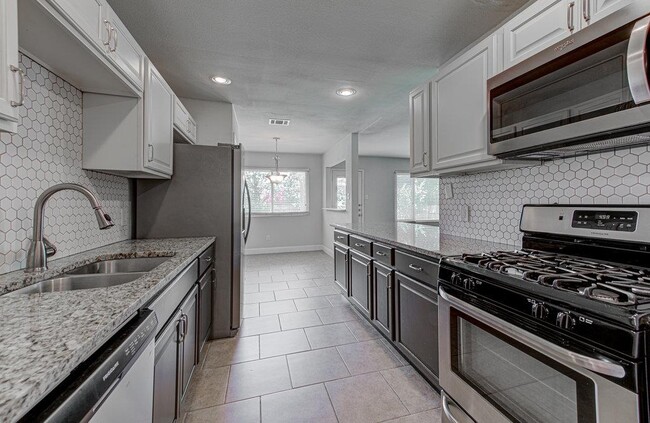 Photo - 1711 Cricket Hollow Dr