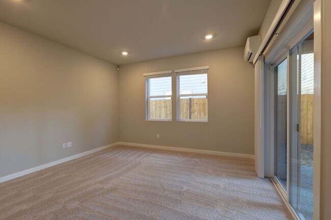 Photo - Beautiful 4bd, 3.25ba Home Available in Great Community!