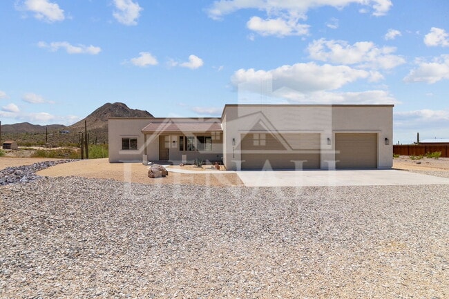 Building Photo - 48126 N Coyote Pass Rd