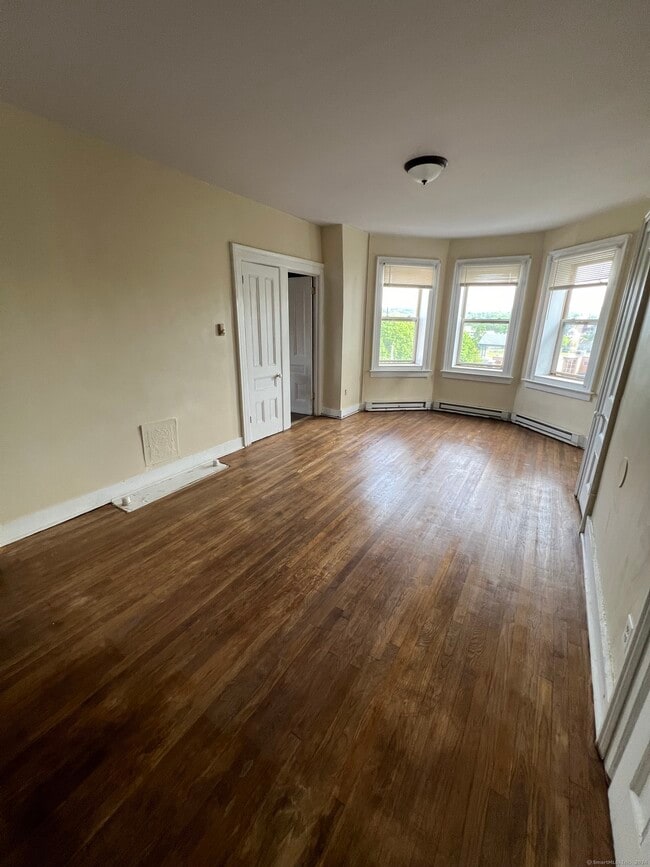 Building Photo - 14 Turner St Unit 1 Rental