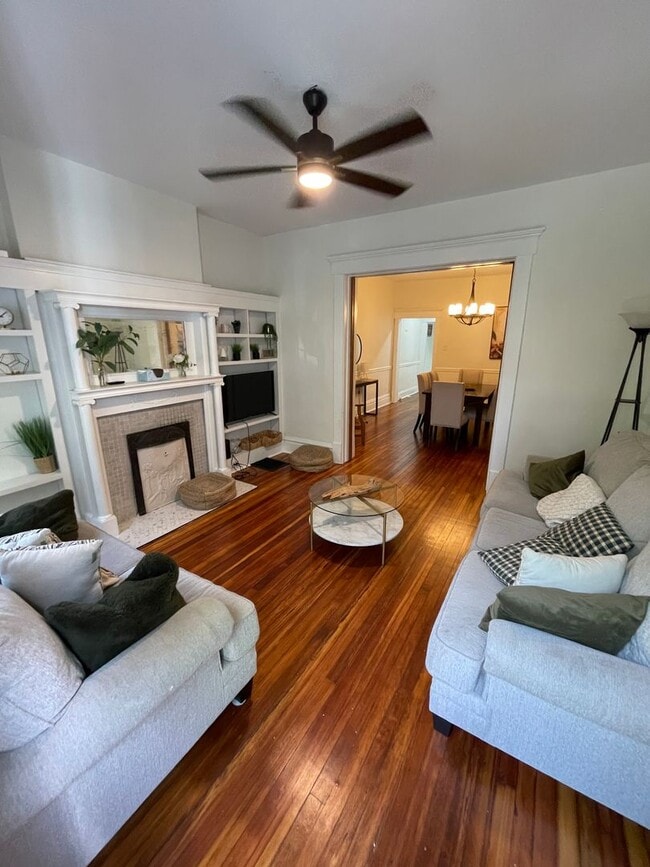 Building Photo - 297 Reinhard Ave Unit 1 Rental