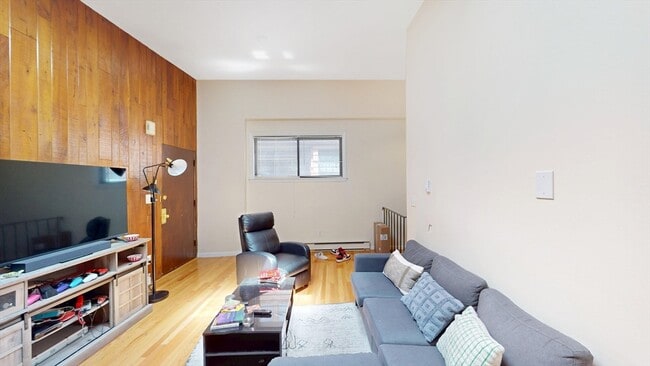 Photo - 227 Marlborough St Unidad CH