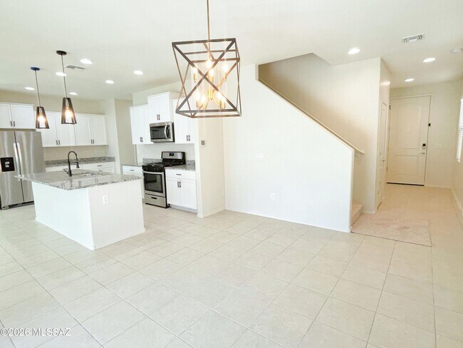 Photo - 866 E Artesia Pl