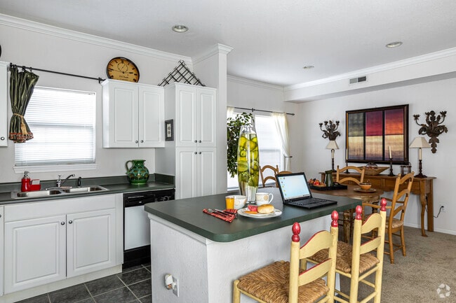1BR, 1BA - 1094SF