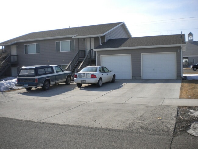 Building Photo - 603 Mantle Dr Unit D