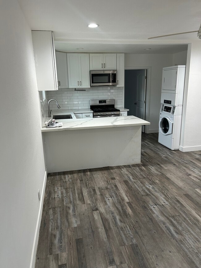 Photo - 4600 W 170th St