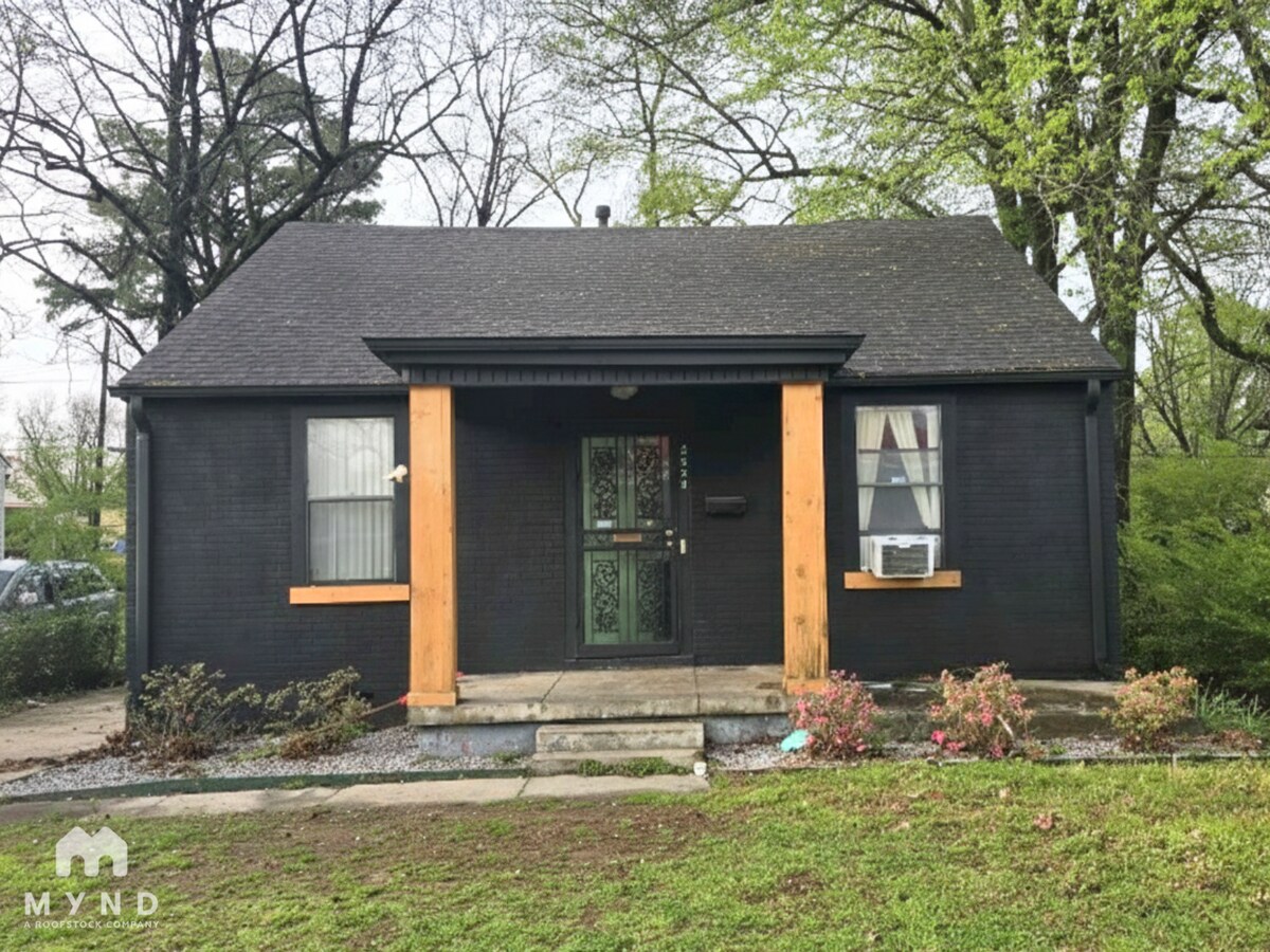Photo - 2325 Riley Ave