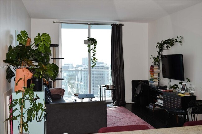 Photo - 185 SW 7th St Unit 2814