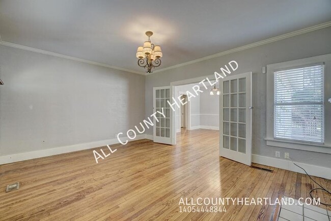 Photo - 801 North Blvd