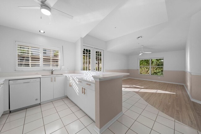 Building Photo - Annual Rental in Briarwood - 3 Bed 2 Bath Condo Unit 1101