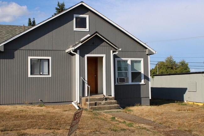 Building Photo - 33565 Cherry Way Rental