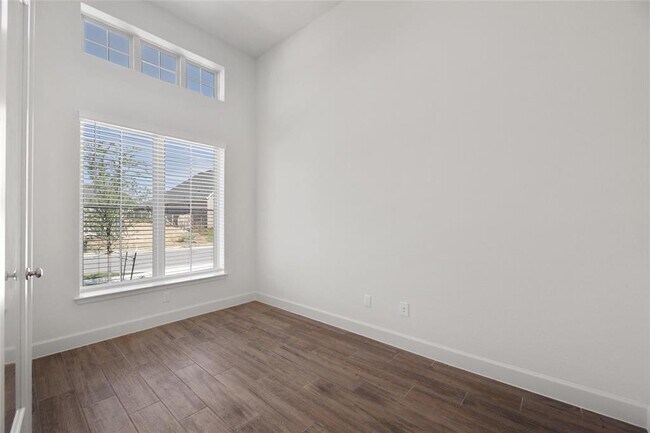 Photo - 123 Plumbago Loop