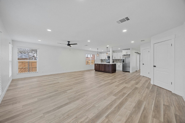 Photo - 602 Firethorn Ln
