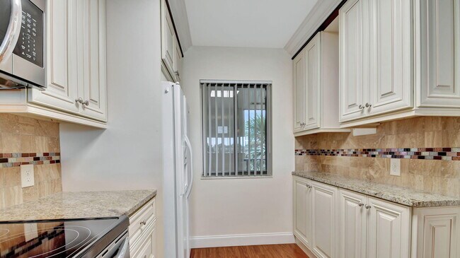 Photo - 4539 Luxemburg Ct Unit 304