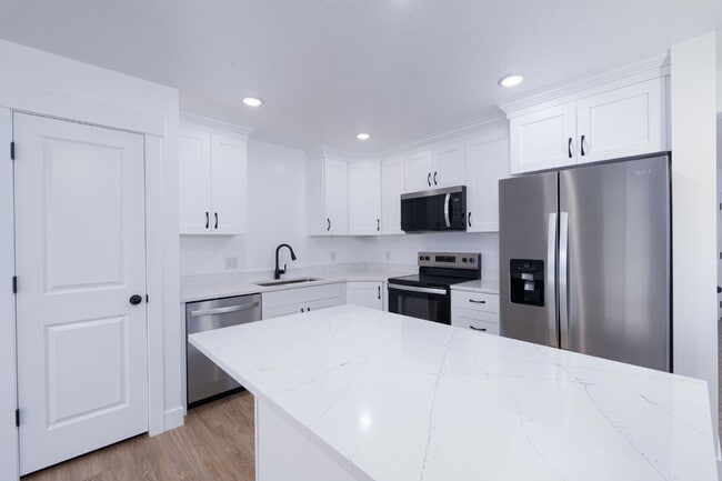 Photo - Spacious Vernal Home in Desirable Location