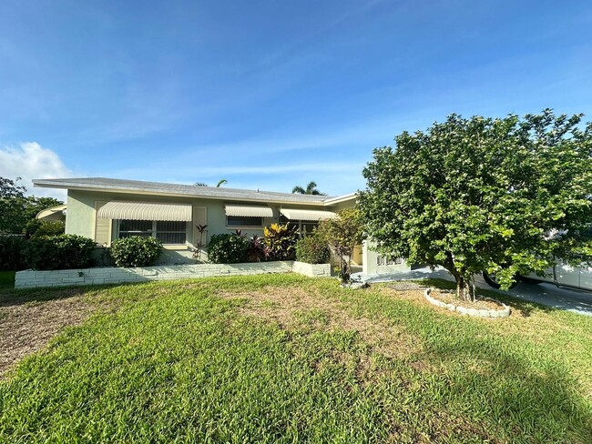 55+ Community Tamarac Single Family 2 bedr... - 55+ Community Tamarac Single Family 2 bedr... Casa