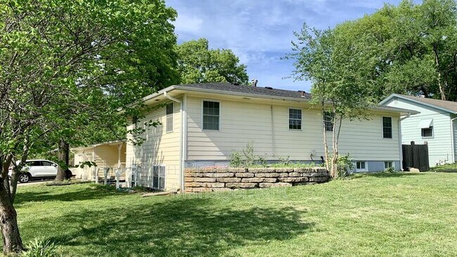 Photo - 2216 Alabama St