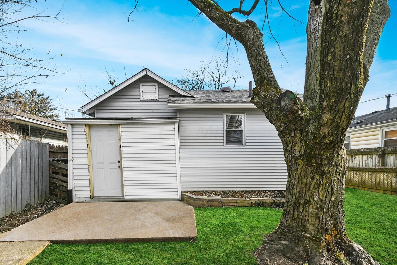 Photo - 3093 Grasmere Ave