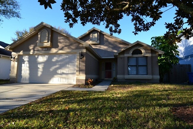 Building Photo - Gorgeous fully upgraded pool home in Ovied...