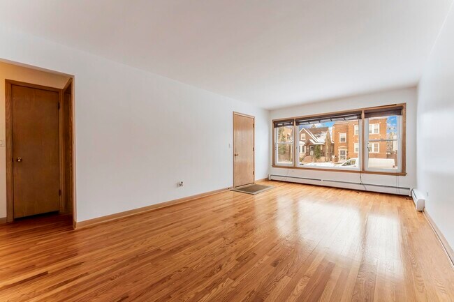 Photo - 4936 N Marmora Ave Unidad 1