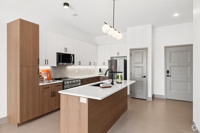 C3 - 2BR, 2BA - 1,051SF - Kitchen - 120 On Oak Luxury Apartments
