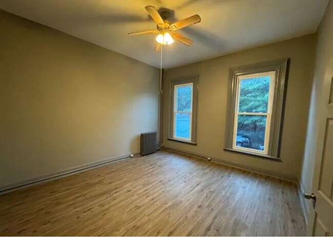 Photo - 58 Woodbine St