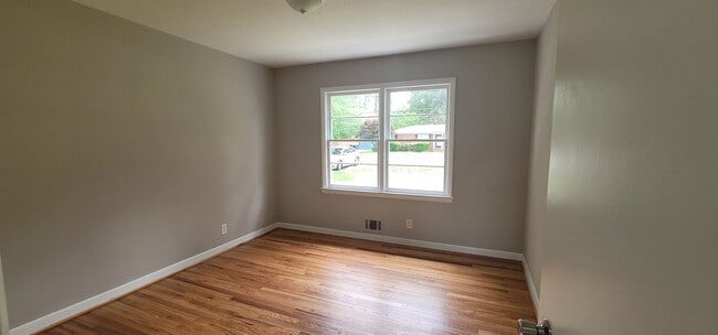 Photo - Move In Ready Home- Close to 95 - Easy Commute to local Shopping, Restaurants, and Interstate.
