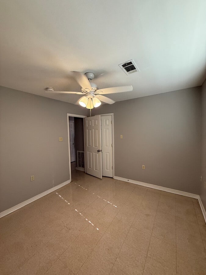 Photo - Crystal Lake Apartments Unit D