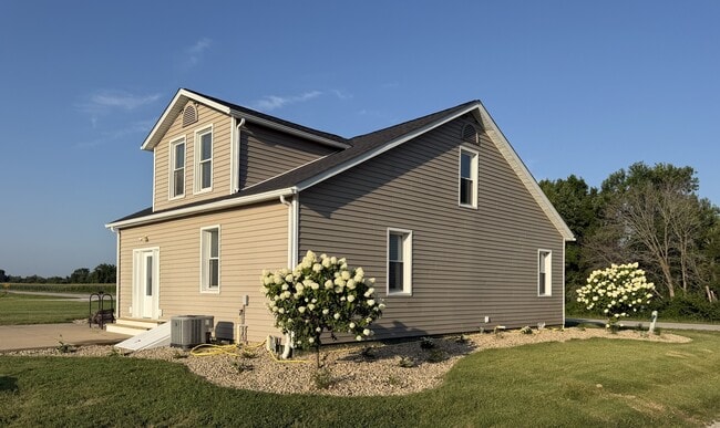Building Photo - 5430 Floraville Rd