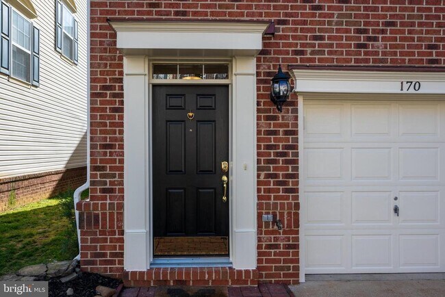 Photo - 170 Barrett Pl