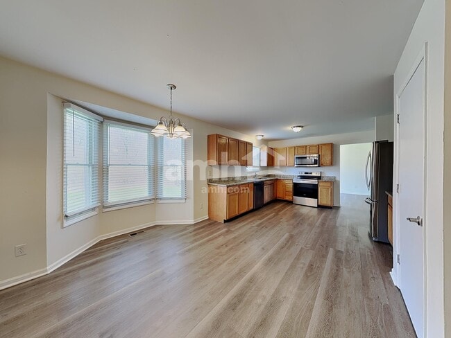 Photo - 1176 Tannic St