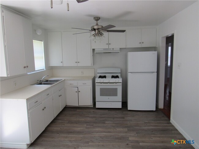 Photo - 1200 Jefferis Ave
