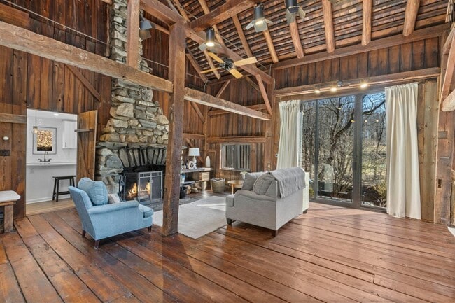 Photo - 200 Chestnut Ridge Rd