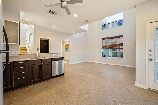 Photo - 5513 Agatha Cir