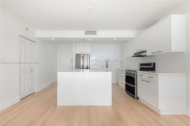 Photo - 11111 Biscayne Blvd Unidad 1125