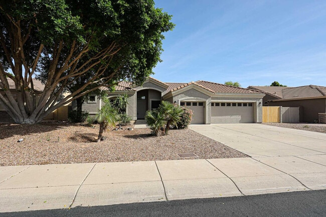 Building Photo - 4536 W Villa Linda Dr