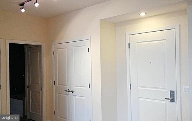 Photo - 820 N Pollard St Unidad 910