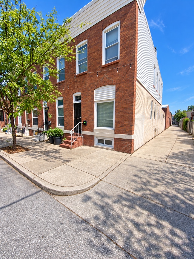 Building Photo - 635 S Eaton St Unit 1