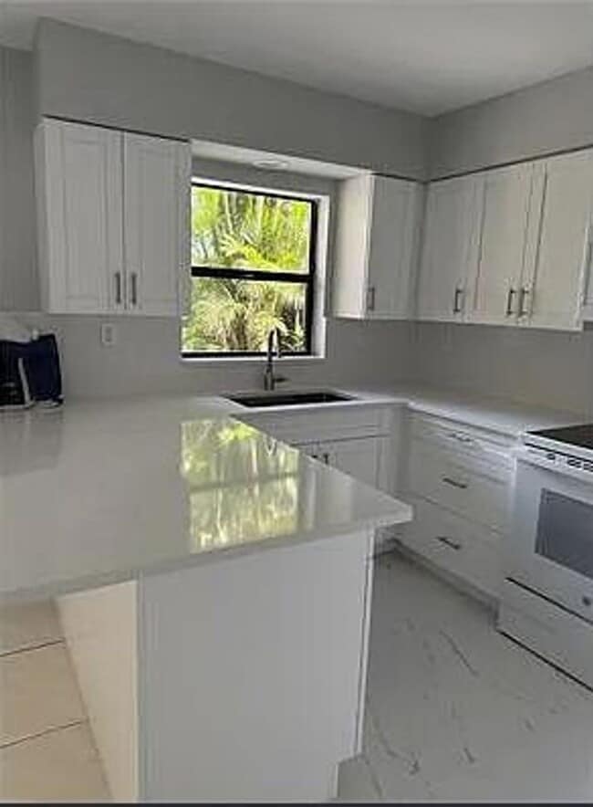 Building Photo - 4905 Alder Dr