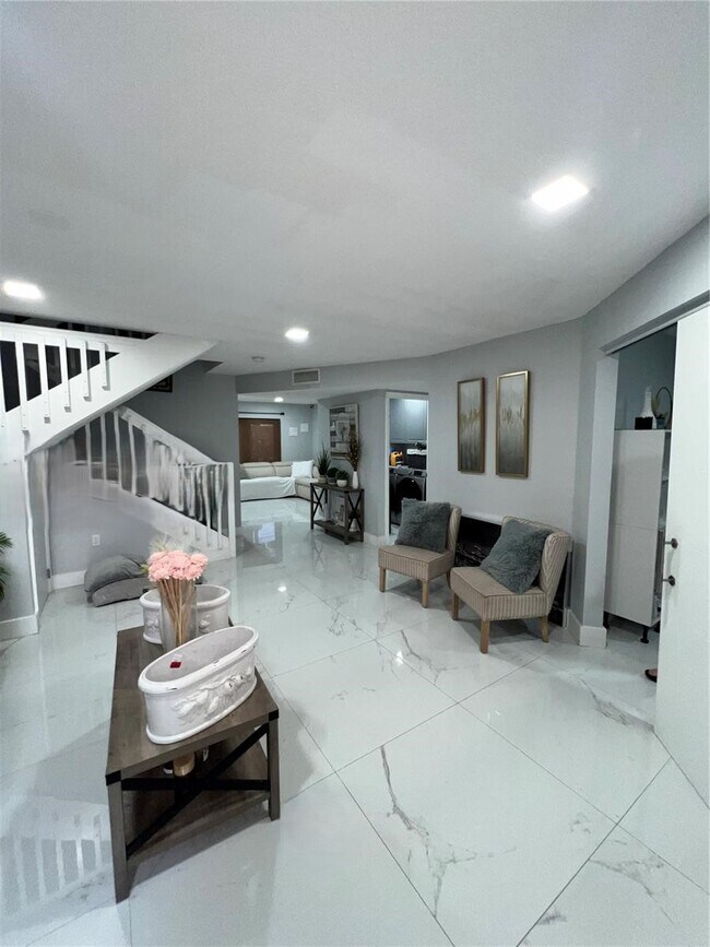 Photo - 11115 W Okeechobee Rd