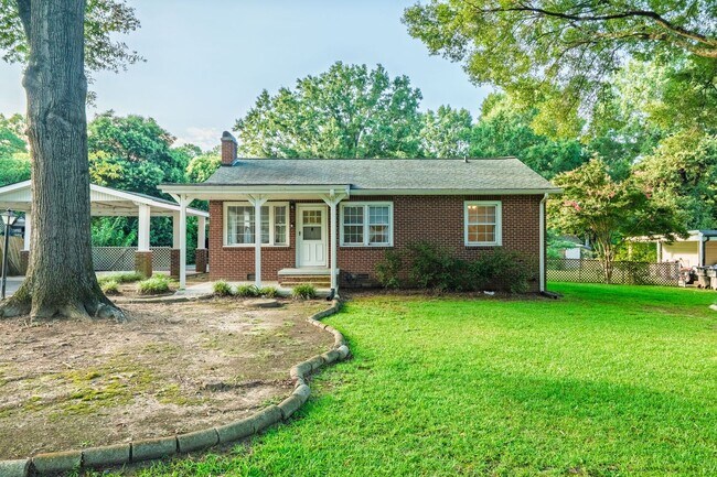 Photo - Well-maintained 3-bedroom, 1-bath all brick ranch offering 1,253 sq. ft. of functional living space