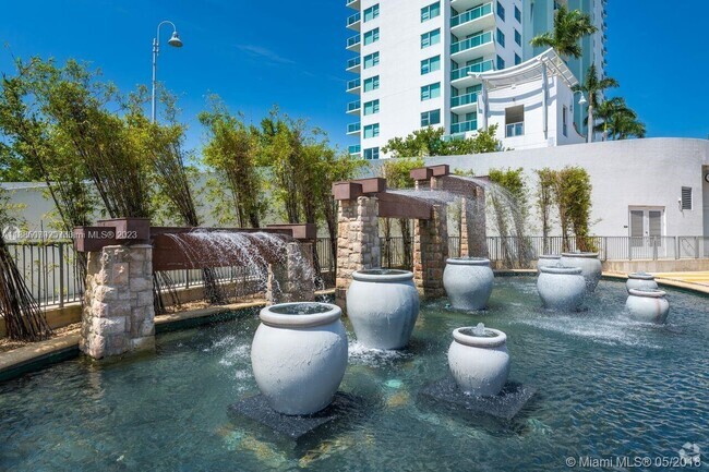Building Photo - 2681 N Flamingo Rd Rental