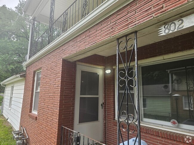 Building Photo - 800-802 E 75th Terrace - Duplex Unit 802 Rental