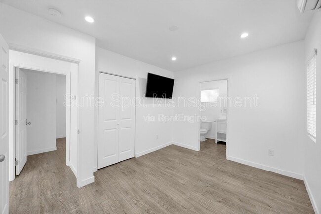 Photo - 570 N Cambridge St Unit 572 1