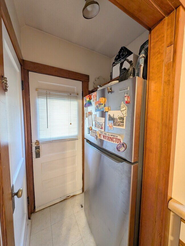42 Garrison Ave Unit 1