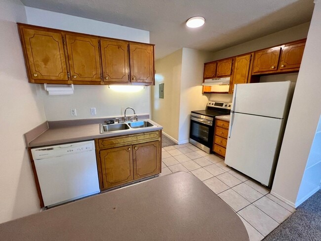 Photo - 1BR 1BA Ground Level Apt., Free Water! - *No pets* Unidad C-23