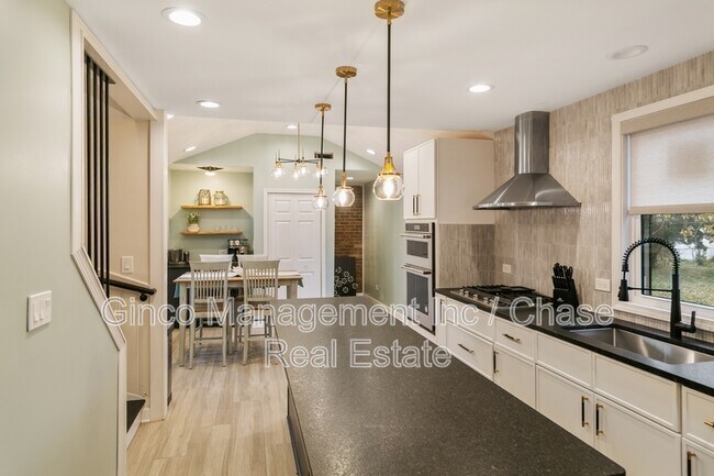 Photo - 635 E Prairie Ave