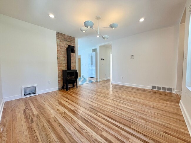 Photo - 262 Browning Ave