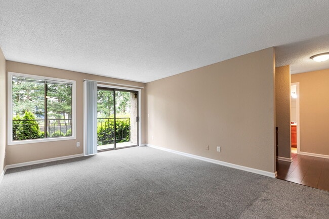 Photo - 750 N 143rd St Unidad 111
